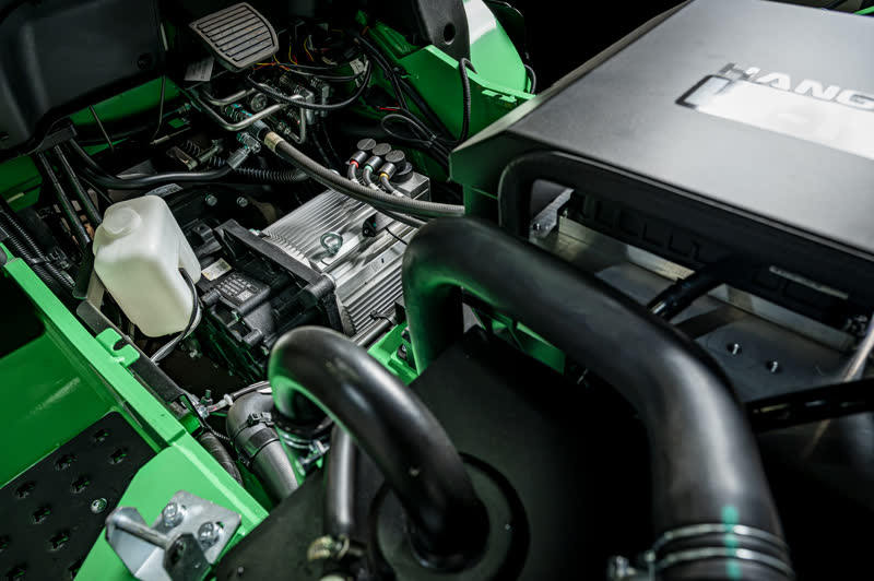 Lithium-ion aandrijfmodule onder de kap van de Hangcha XE